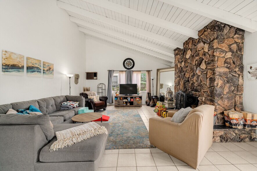 More Photos Of 1070 Freeman Ave, Long Beach Apartments For Sale