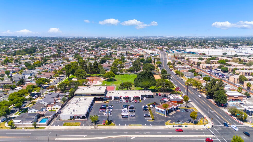 More Photos Of 5237-5263 Paramount Blvd, Lakewood Storefront For Sale