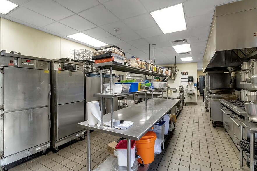 More Photos Of 672 Wehrle Dr, Buffalo Restaurant For Sale