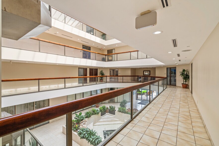 More Photos Of 631 US Highway 1, North Palm Beach Office For Lease