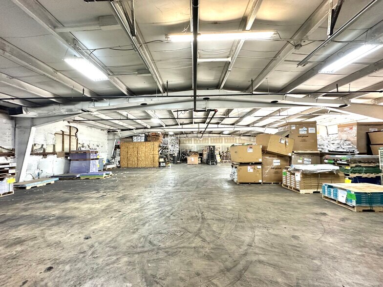 More Photos Of 1140 West 81st Ave, Merrillville Showroom For Sale