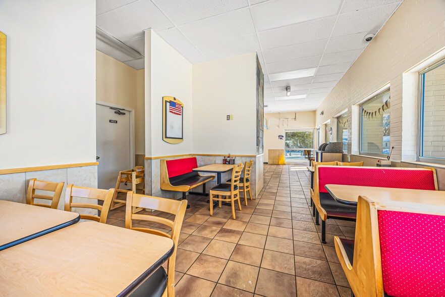 More Photos Of 1535 Memorial Dr, Chicopee Restaurant For Sale