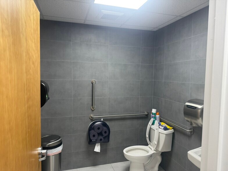 More Photos Of 441 Franklin Ave, Franklin Square Medical For Lease