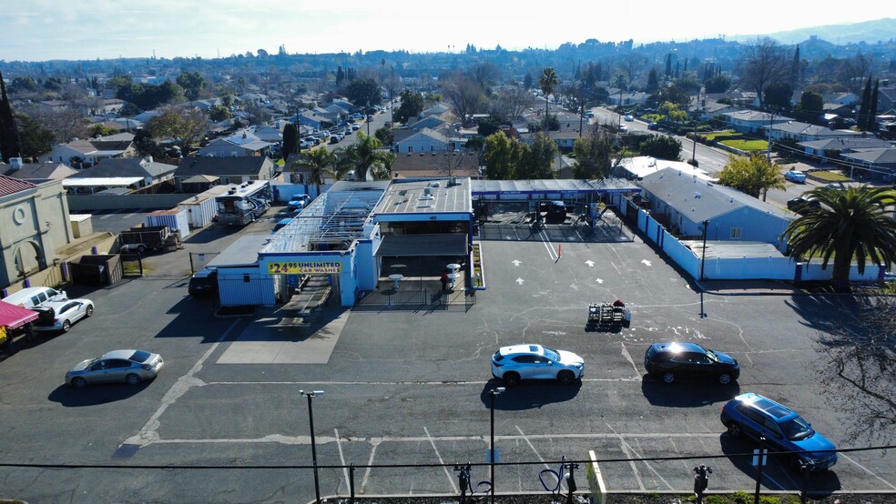 Primary Photo Of 300 E 18th St, Antioch Carwash For Sale