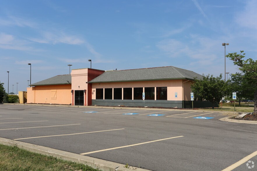 More Photos Of 1733-6935 Midway Mall, Elyria Unknown For Lease