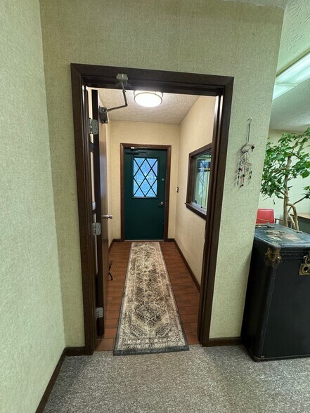 More Photos Of 26025 Broadway Ave, Bedford Office For Sale