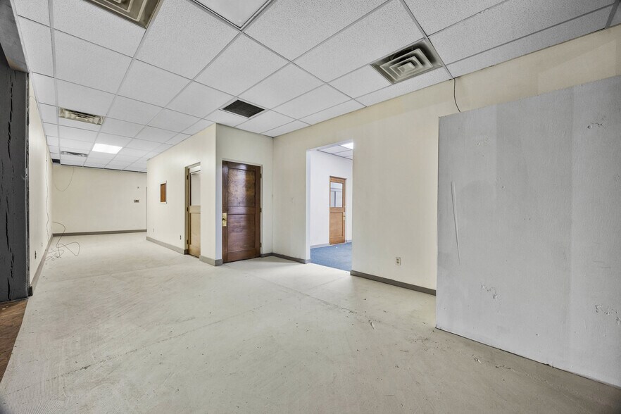 More Photos Of 39-49 St Bridgets Dr, Rochester Manufacturing For Sale