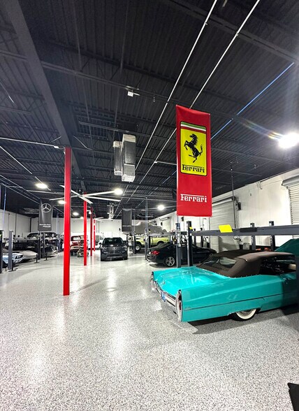 More Photos Of 581 105th Ave N, West Palm Beach Light Distribution For Lease