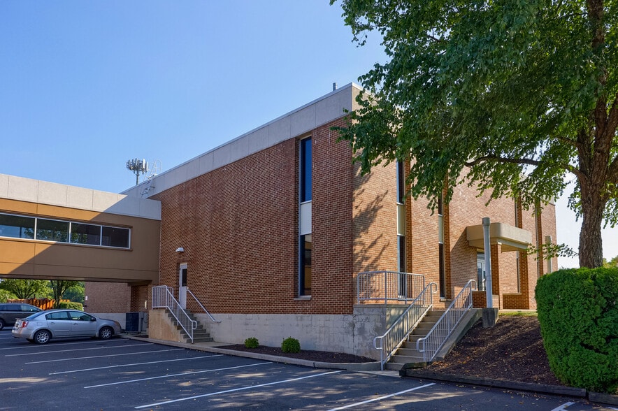 More Photos Of 625 Spring St, Wyomissing Office For Sale