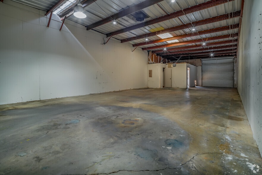 More Photos Of 5504-1 Bandera Rd, San Antonio Unknown For Lease