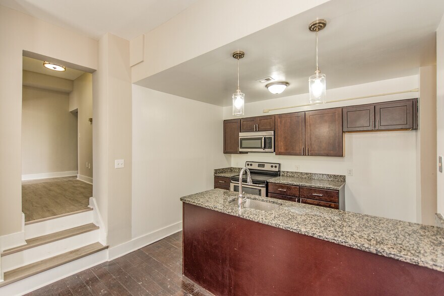 More Photos Of 617-631 W Lexington St, Baltimore Apartments For Lease