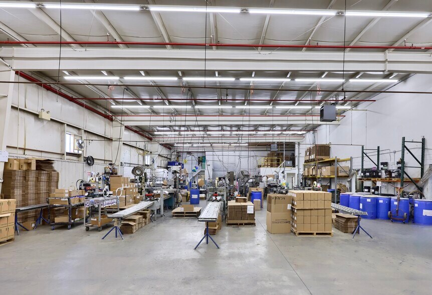 More Photos Of 205 Bucky Dr, Lititz Manufacturing For Sale