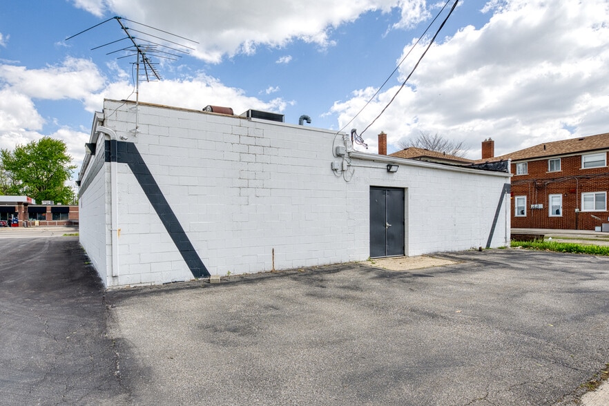More Photos Of 20825 Plymouth Rd, Detroit Medical For Sale
