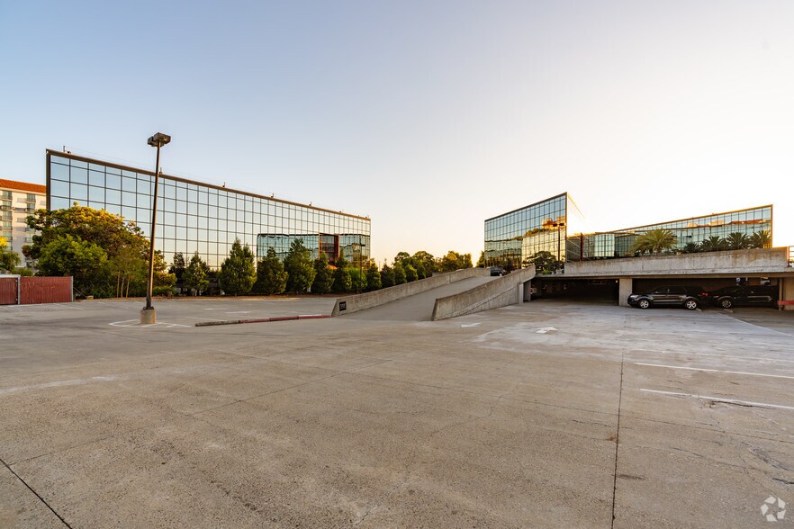 More Photos Of 111 Anza Blvd, Burlingame Office For Lease