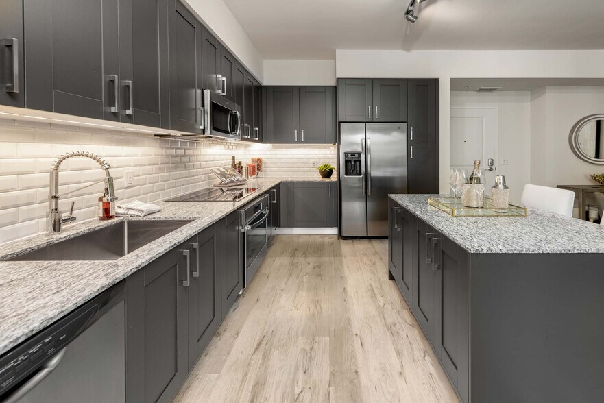 More Photos Of 855 Central Ave, Saint Petersburg Apartments For Lease