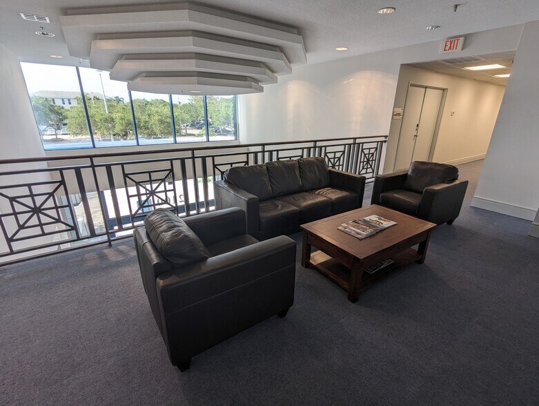 More Photos Of 2100 SE Ocean Blvd, Stuart Medical For Lease