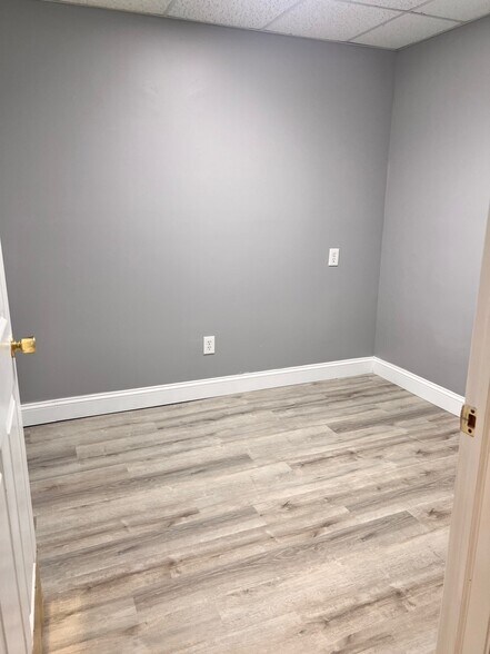 More Photos Of 233 Union Ave, Holbrook Medical For Lease