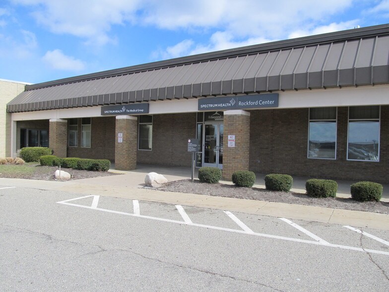 More Photos Of 515 E Division Rd, Rockford Freestanding For Lease