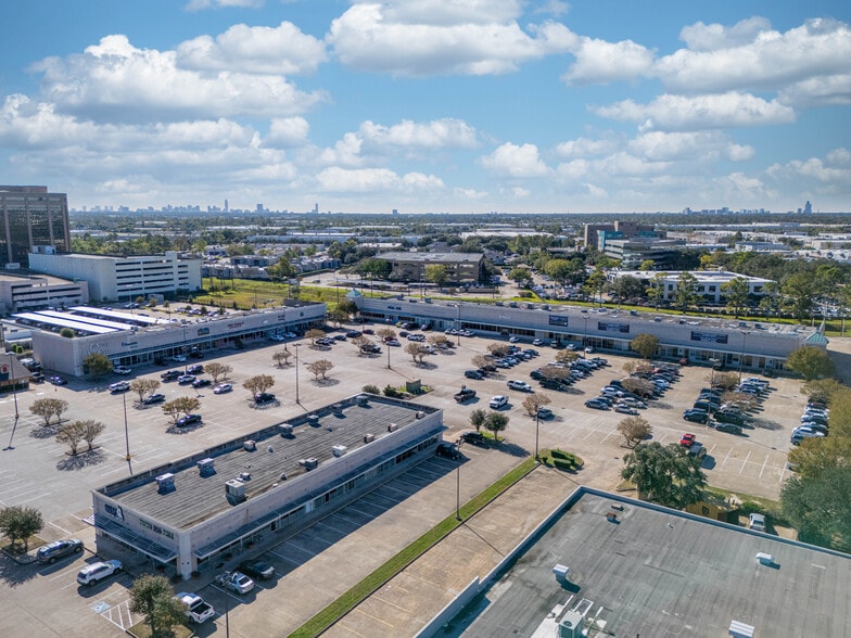 More Photos Of 13167 Northwest Fwy, Houston Unknown For Lease