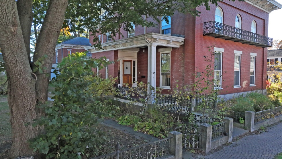 More Photos Of 11 Lincoln St, Brunswick Apartments For Sale