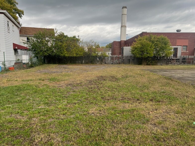 More Photos Of 2007 Mcclure St, Homestead Auto Repair For Sale