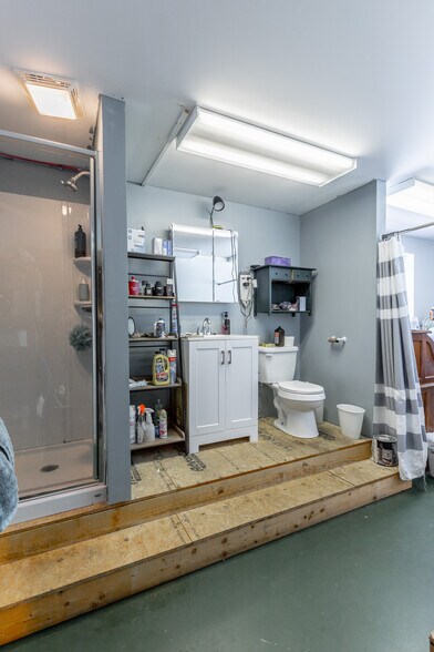 More Photos Of 15781 Rankin Ave, Dunlap Freestanding For Sale