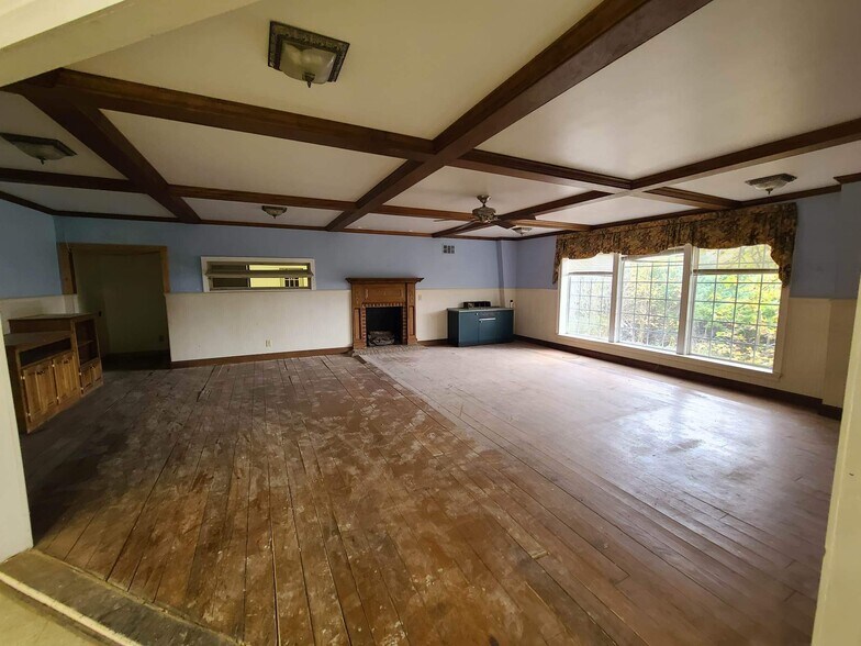 More Photos Of 360 Harold Ingram Hwy, Jefferson Service Station For Sale