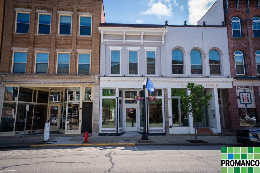 More Photos Of 174 Front St, Marietta Storefront Retail Office For Lease