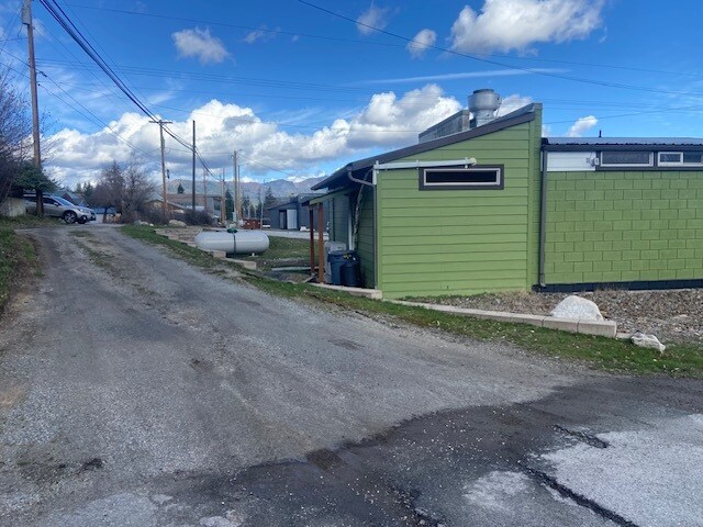 More Photos Of 125 N Washington Ave, Newport Freestanding For Sale