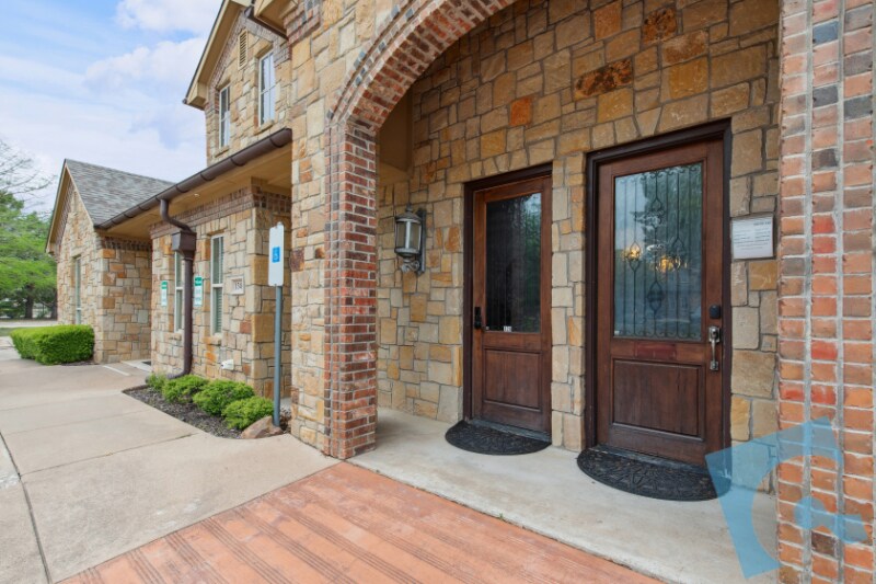 More Photos Of 1340 N White Chapel Blvd, Southlake Office For Sale