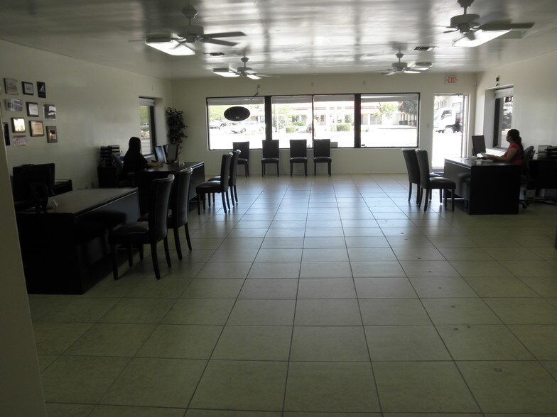 More Photos Of 3517 E Thomas Rd, Phoenix Freestanding For Lease