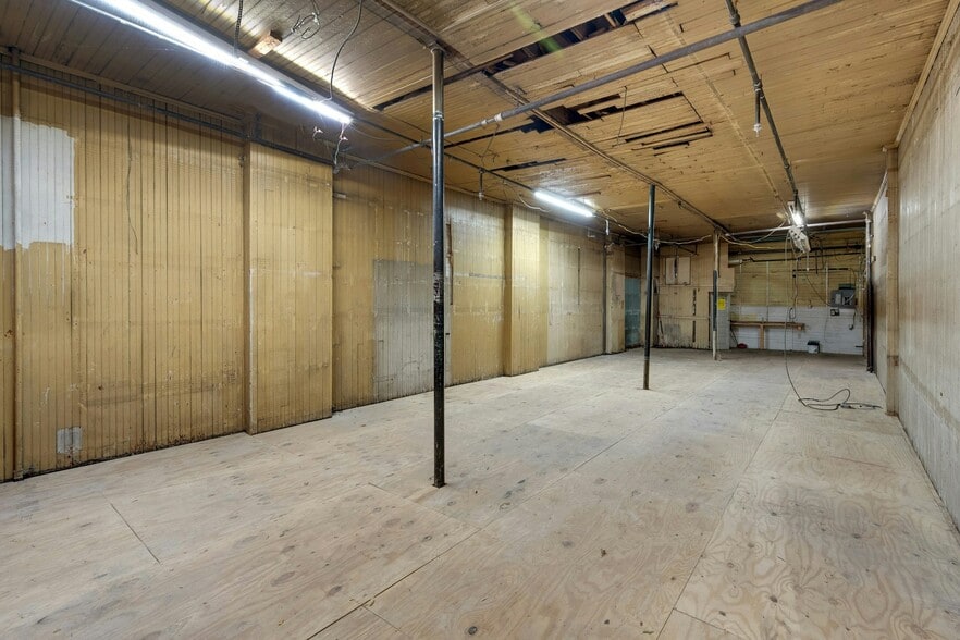 More Photos Of 2094 Boston Post Rd, Larchmont Storefront For Lease