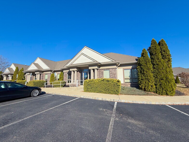 More Photos Of 101 Lexington Rd, Woolwich Office For Lease
