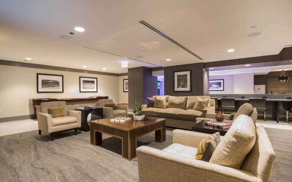 More Photos Of 801 S Financial Pl, Chicago Apartments For Lease