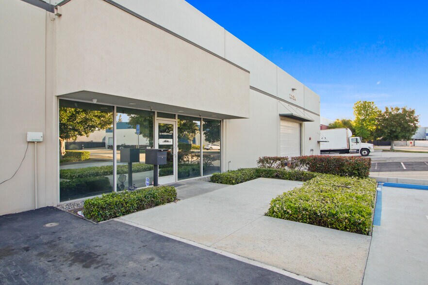 Primary Photo Of 13724 Borate St, Santa Fe Springs Warehouse For Lease