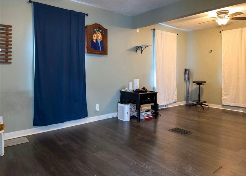 More Photos Of 8301 Lake Ave, Cleveland Flex For Sale