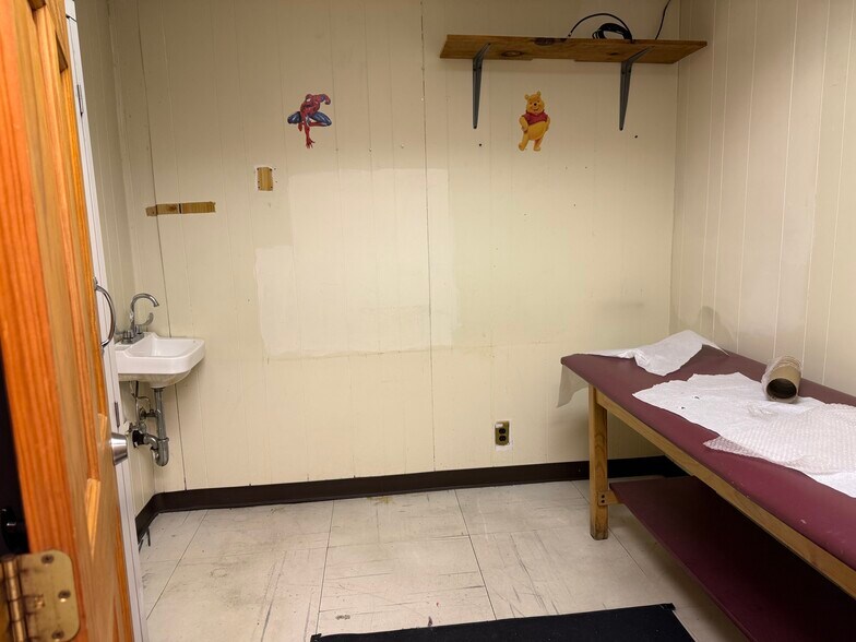 More Photos Of 57 E Mount Eden Ave, Bronx Healthcare For Lease