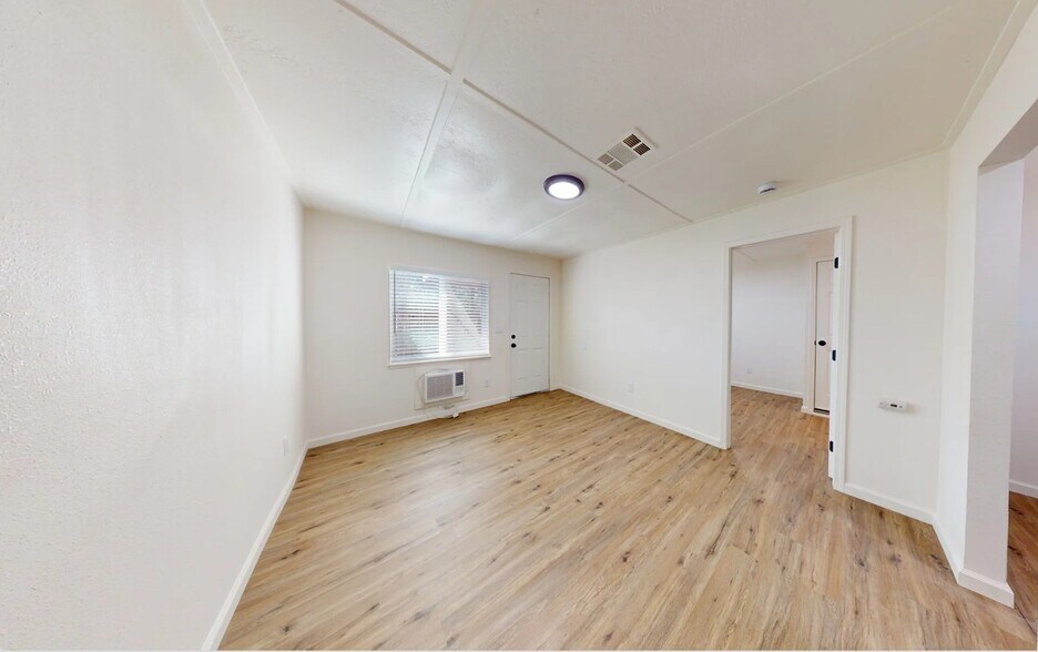 More Photos Of 2715 Twin View Blvd, Shasta Lake Multifamily For Sale