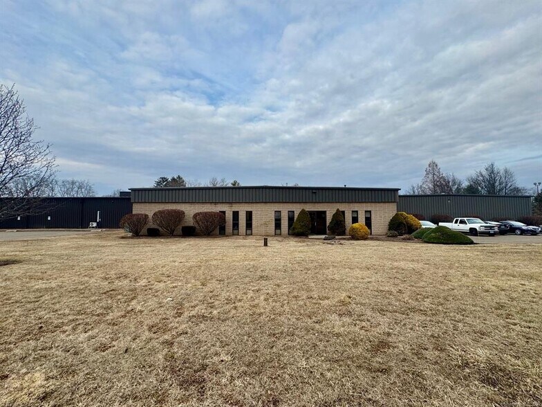 More Photos Of 8 Baldwin Dr, Branford Manufacturing For Lease
