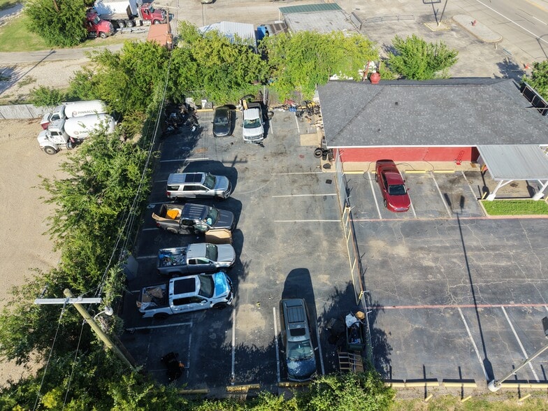 More Photos Of 2326 W Main St, Grand Prairie Restaurant For Lease