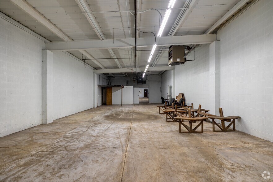 More Photos Of 1045 Eagon St, Barberton Manufacturing For Sale