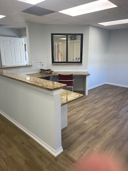 More Photos Of 12640 World Plaza Ln, Fort Myers Medical For Sale