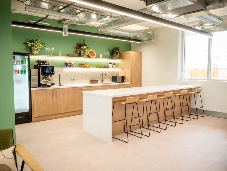 More Photos Of Charles Sq, Bracknell Coworking Space