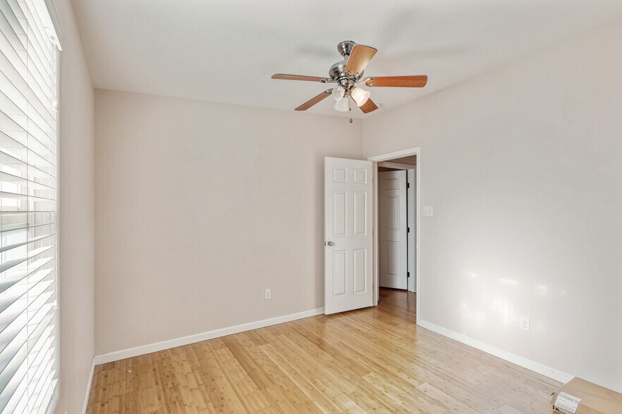 More Photos Of 1105 N 13th St, Alpine Apartments For Sale