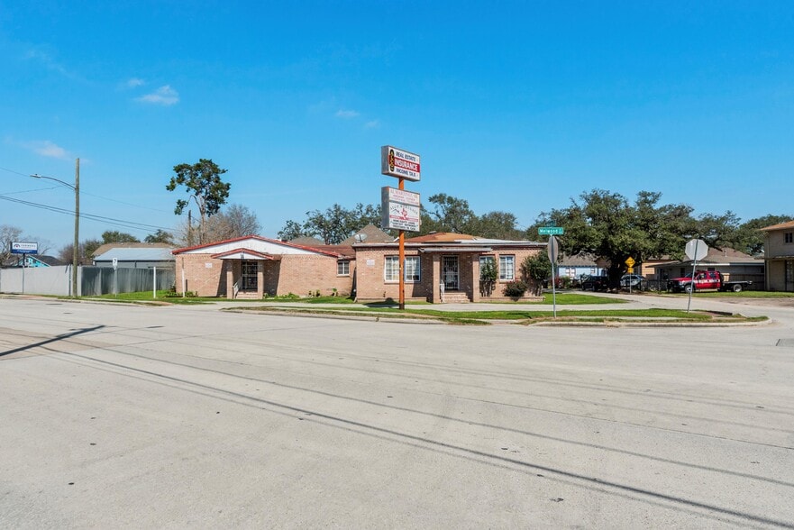 More Photos Of 4110 N Main St, Houston Loft Creative Space For Sale