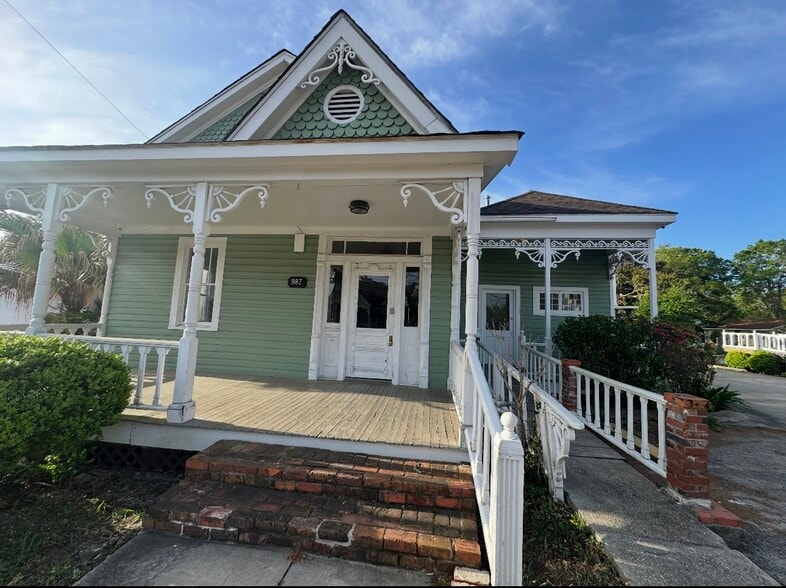 More Photos Of 987 Howard Ave, Biloxi Office For Lease