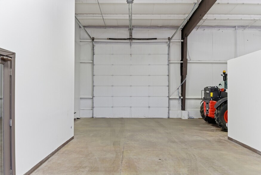More Photos Of 1750 S 1350 W, West Haven Light Distribution For Lease
