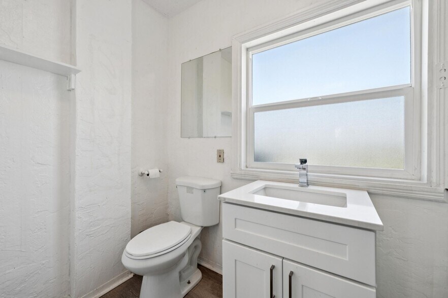 More Photos Of 1360 Berkeley Way, Berkeley Apartments For Sale