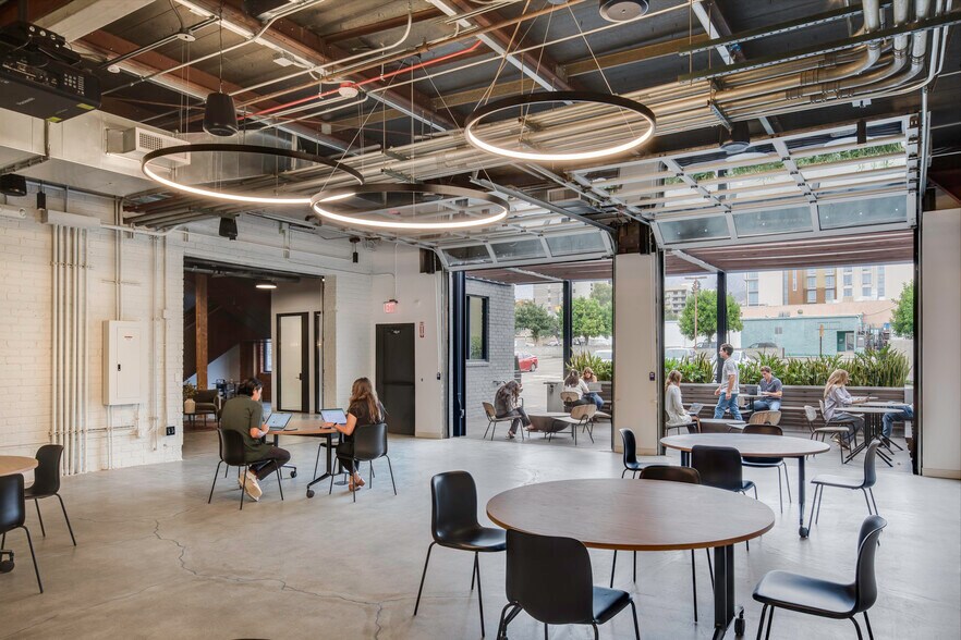 More Photos Of 40 E Verdugo Ave, Burbank Coworking Space