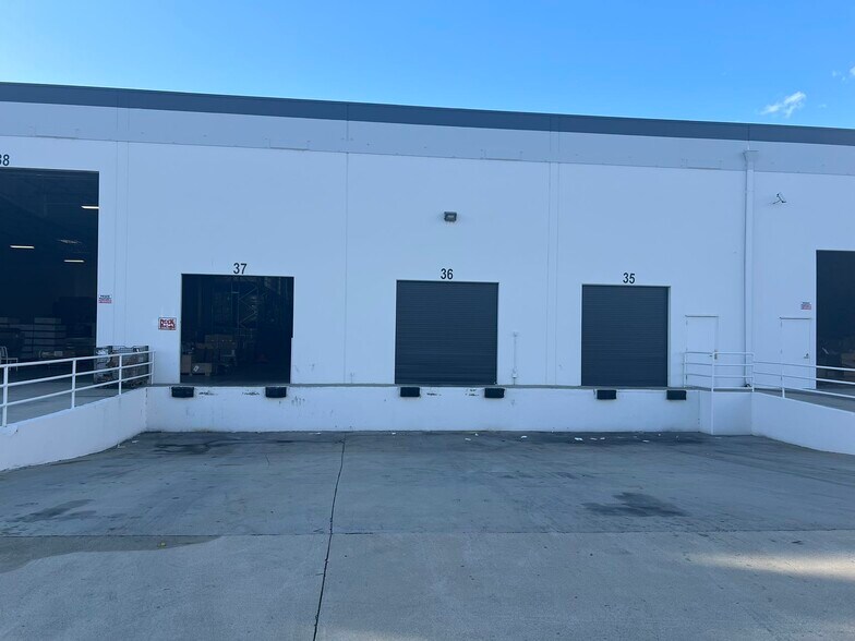 More Photos Of 15241-15277 Don Julian Rd, City of Industry Warehouse For Lease